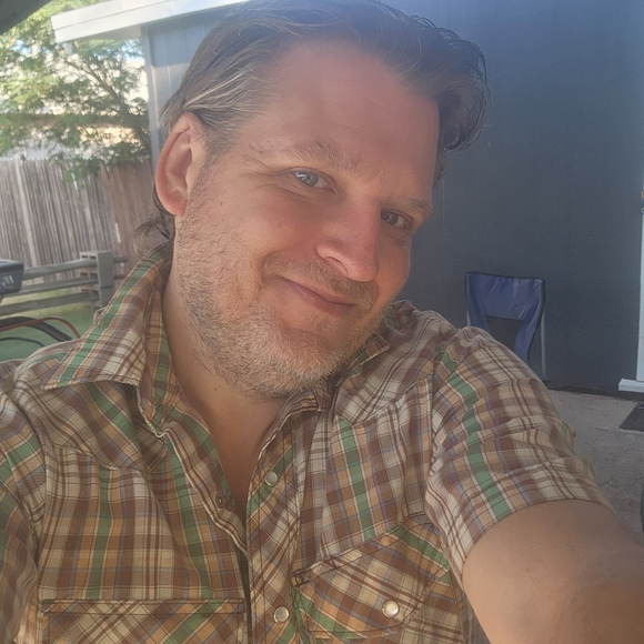 Meet your Posher, Chad - Picture 3 of 5